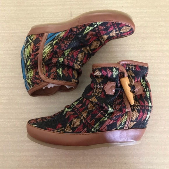 Skechers Hidden Wedge Ankle Bootie - Picture 8 of 13